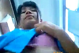malay budak sekolah main dlm jamban pancut dalam - free porn video