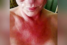 Naughty Amateur American Milf Fucks herself with Shampoo Bottle to Squirt - free porn video